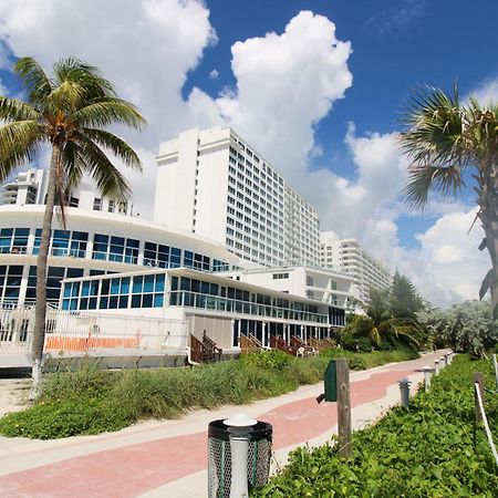 Castle Pavillon 8 Beachfront - Private Beach Access Loft With 2-Story, Pool, Tennis, Free Parking Access Miami Beach Esterno foto