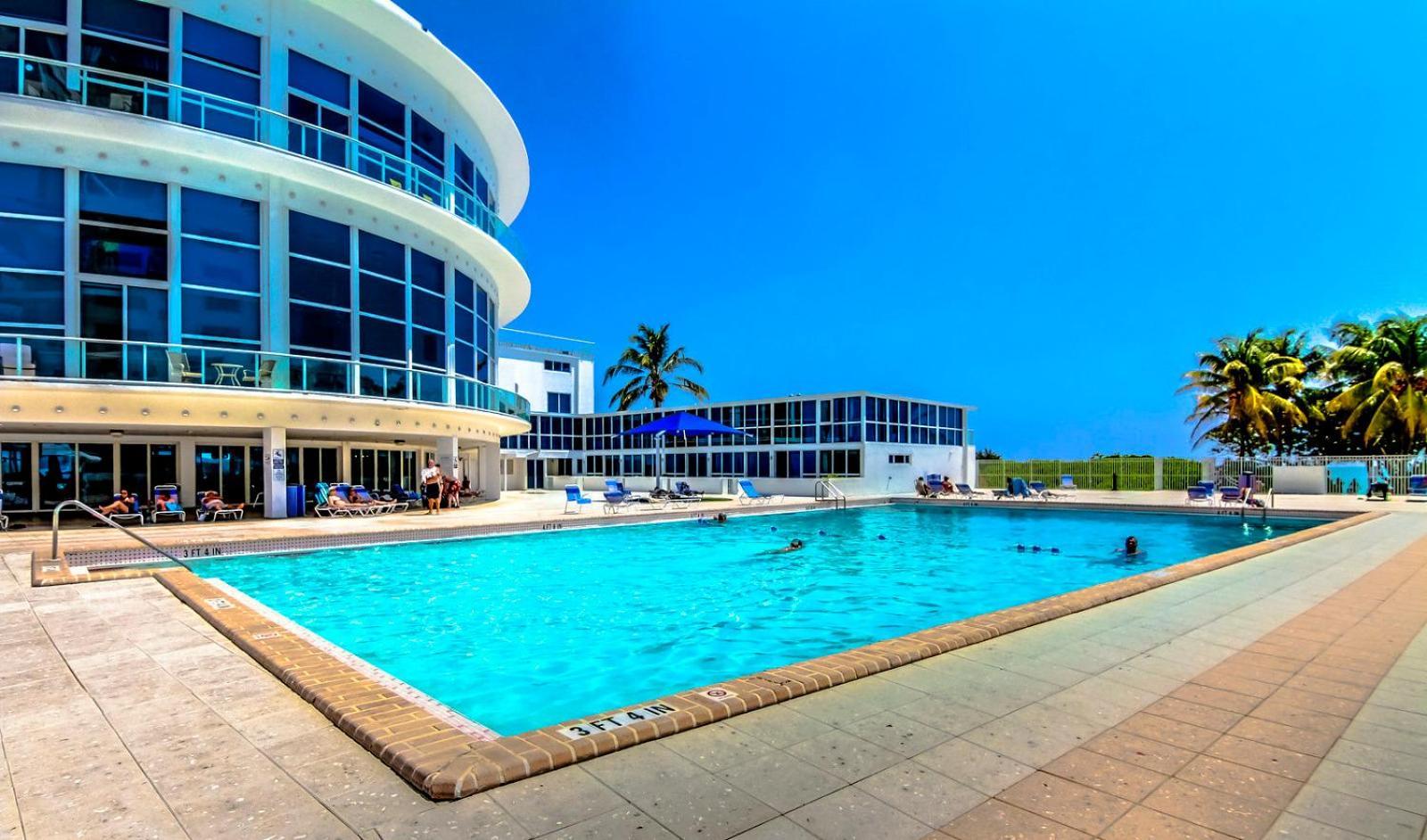 Castle Pavillon 8 Beachfront - Private Beach Access Loft With 2-Story, Pool, Tennis, Free Parking Access Miami Beach Esterno foto