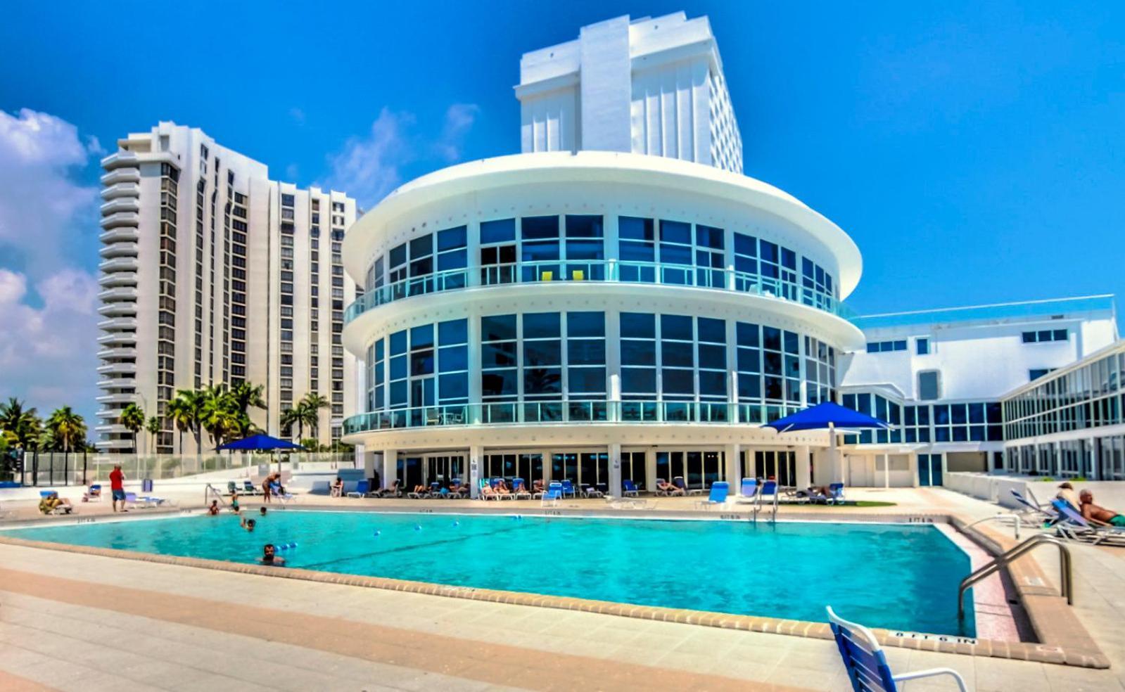 Castle Pavillon 8 Beachfront - Private Beach Access Loft With 2-Story, Pool, Tennis, Free Parking Access Miami Beach Esterno foto