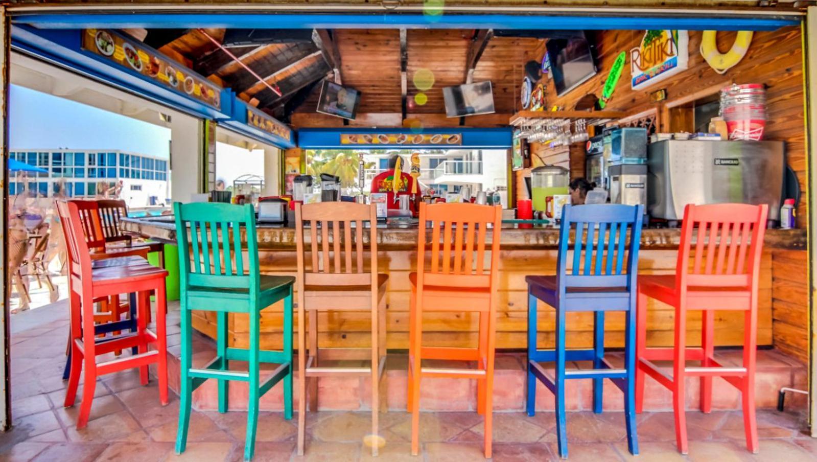 Castle Pavillon 8 Beachfront - Private Beach Access Loft With 2-Story, Pool, Tennis, Free Parking Access Miami Beach Esterno foto