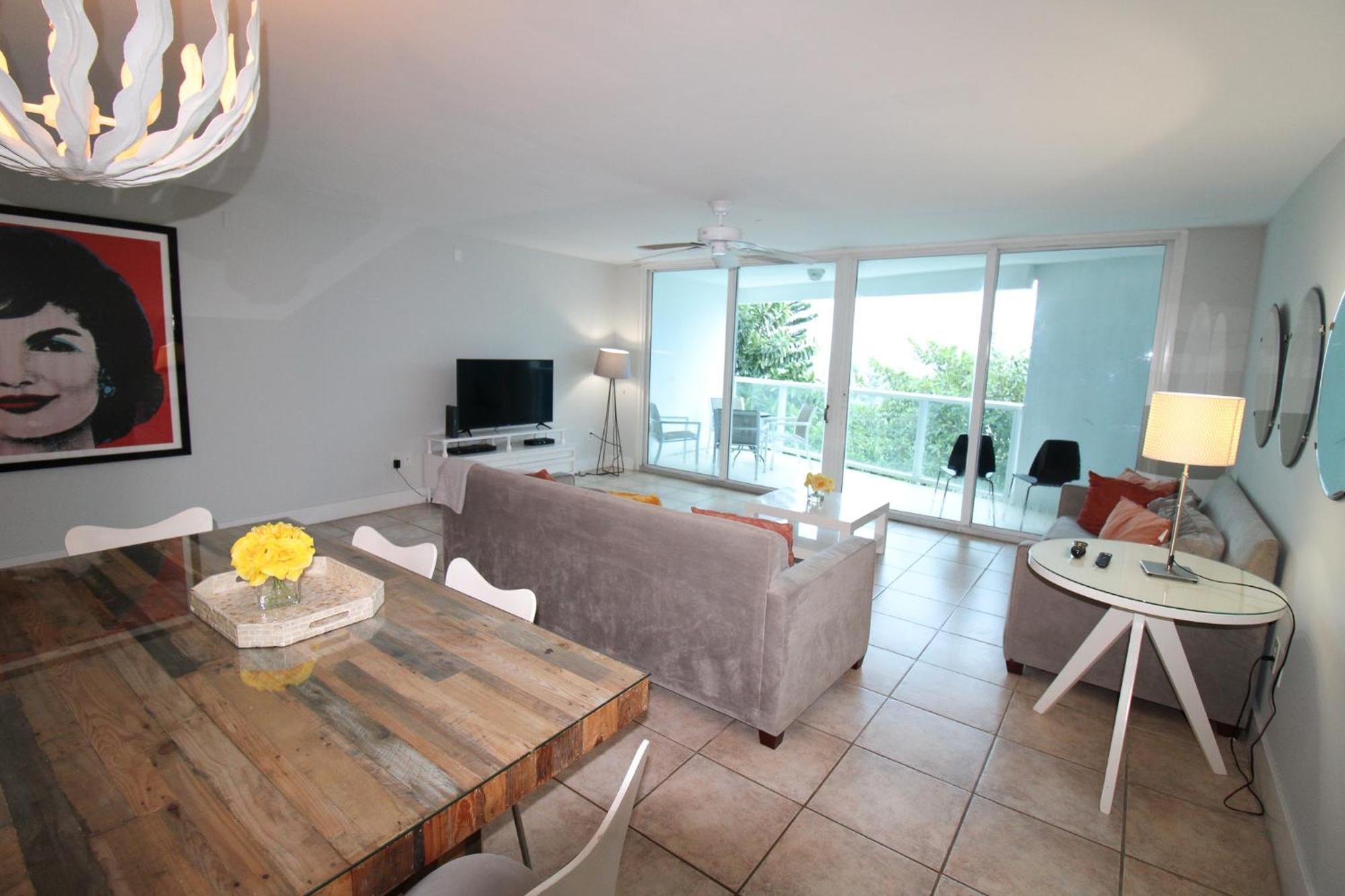 Castle Pavillon 8 Beachfront - Private Beach Access Loft With 2-Story, Pool, Tennis, Free Parking Access Miami Beach Esterno foto