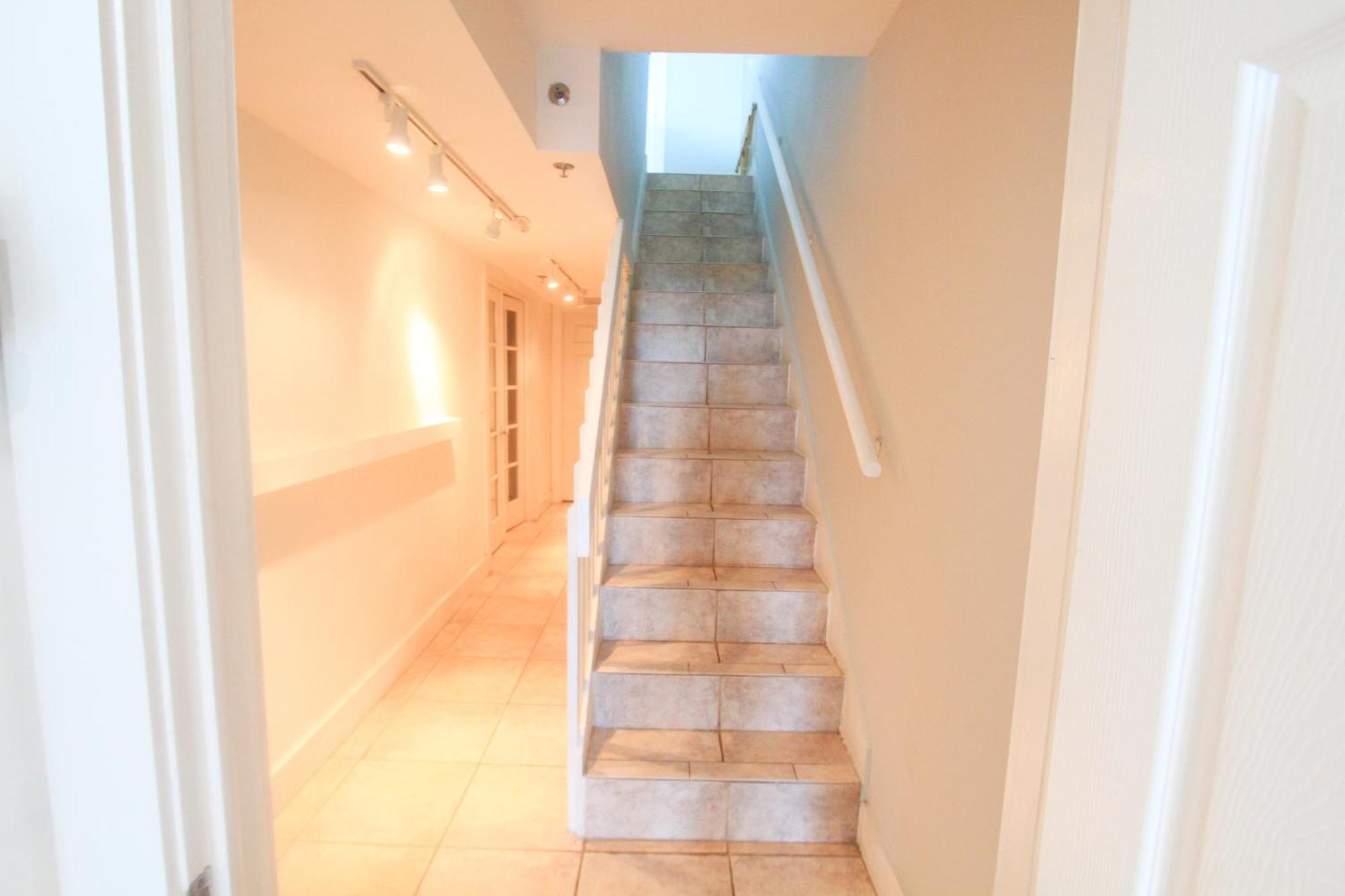 Castle Pavillon 8 Beachfront - Private Beach Access Loft With 2-Story, Pool, Tennis, Free Parking Access Miami Beach Esterno foto
