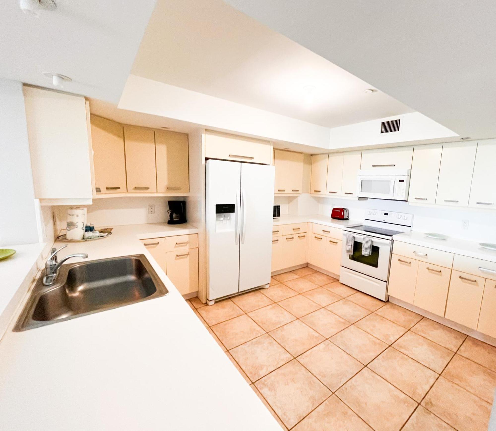 Castle Pavillon 8 Beachfront - Private Beach Access Loft With 2-Story, Pool, Tennis, Free Parking Access Miami Beach Esterno foto