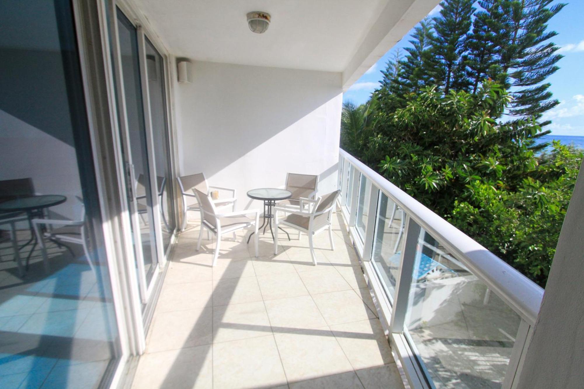 Castle Pavillon 8 Beachfront - Private Beach Access Loft With 2-Story, Pool, Tennis, Free Parking Access Miami Beach Esterno foto